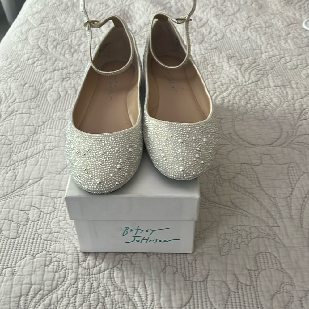 Betsy Johnson wedding flat